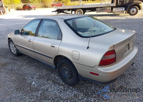 1994 Honda Accord Lx z USA, uszkodzony, nr VIN JHMCD5637RC105662